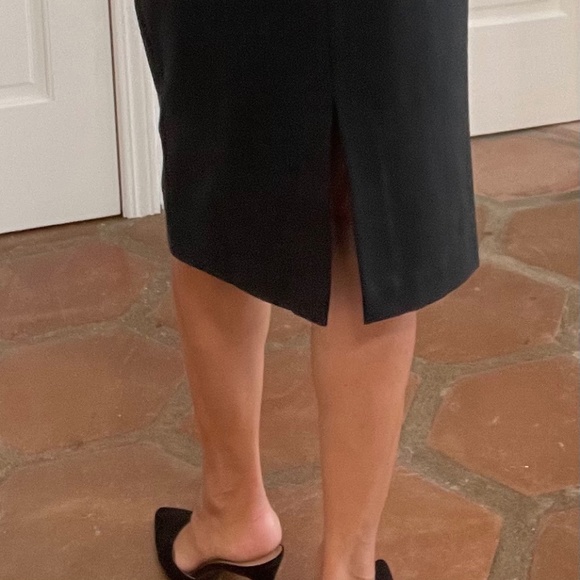 Black Dress - Picture 6 of 7